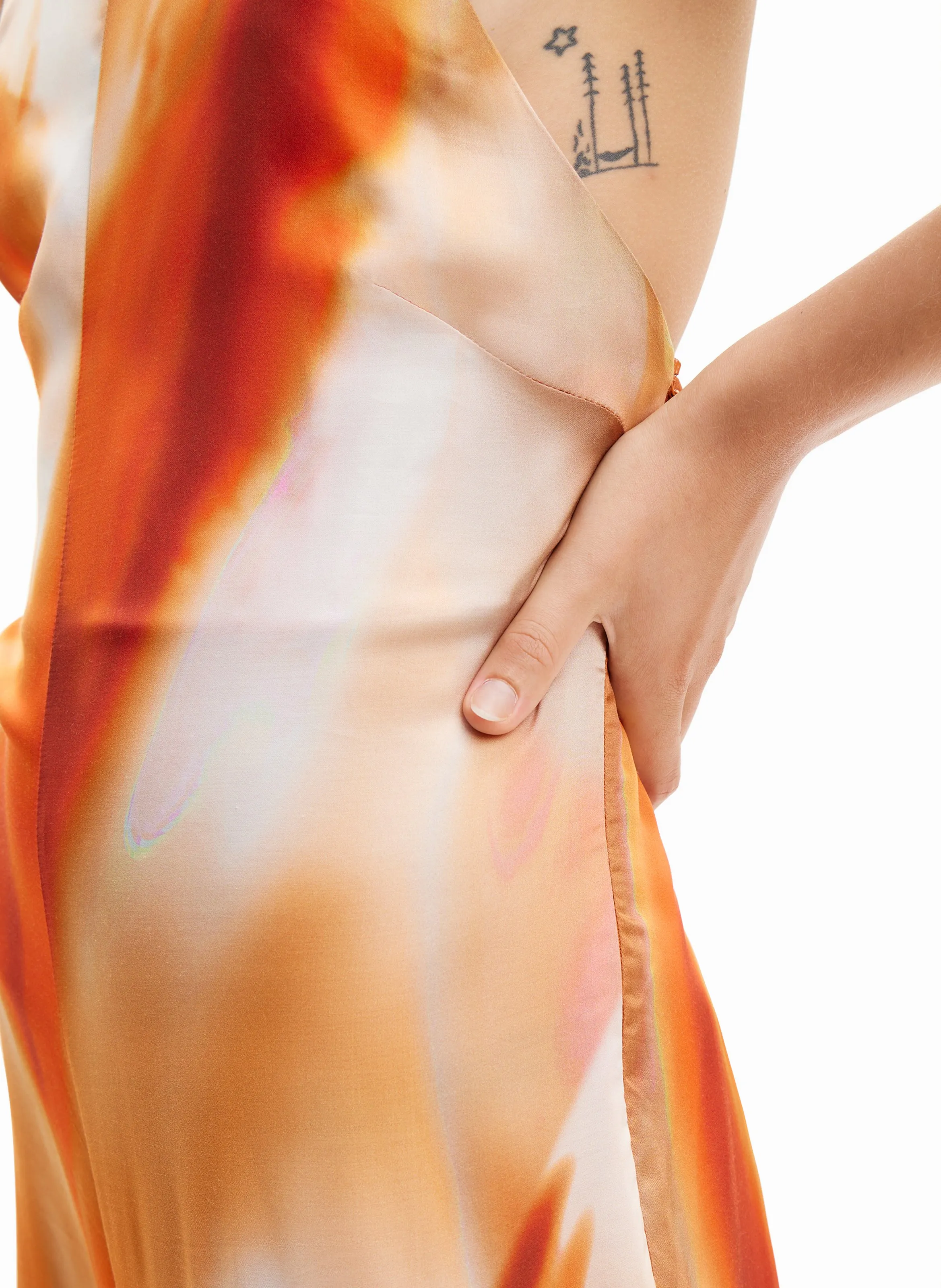 Mono estampado con espalda descubierta en naranja